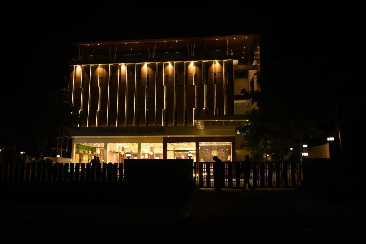 Hotel Riverside Meadows Vidisha Zewnętrze zdjęcie